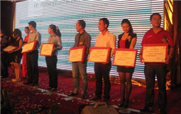 2011年度中国优秀陶瓷经销商颁奖典礼，大米乐m6
载誉而归！
