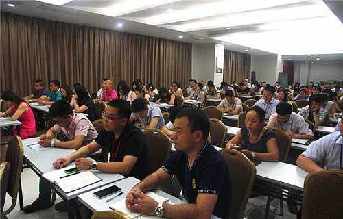 米乐m6
企业成功召开2015年第二期营销人员培训大会
